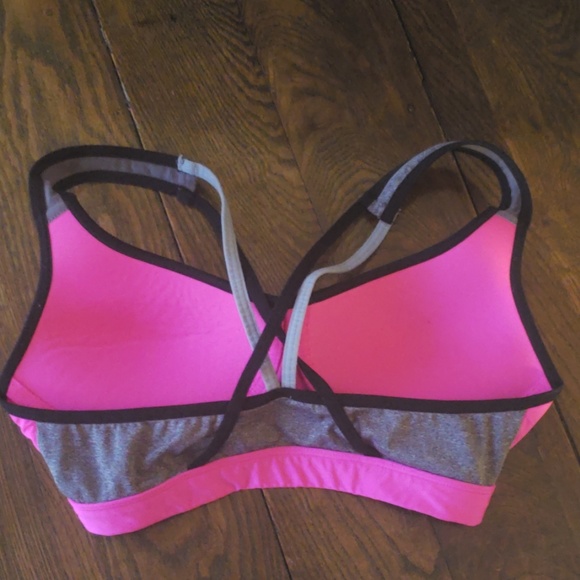 Strappy Cross Back Sports Bra - Picture 2 of 2